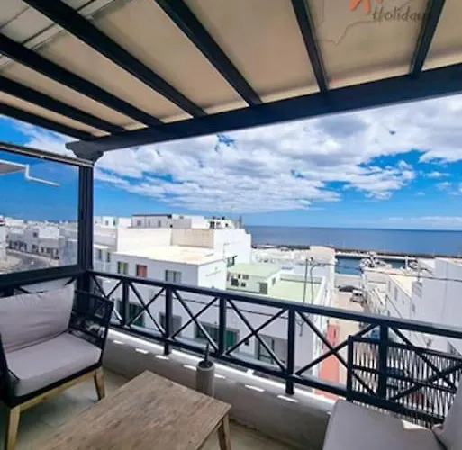 The Blue Cris-tol Vv With Sea View * Puerto del Carmen (Lanzarote)